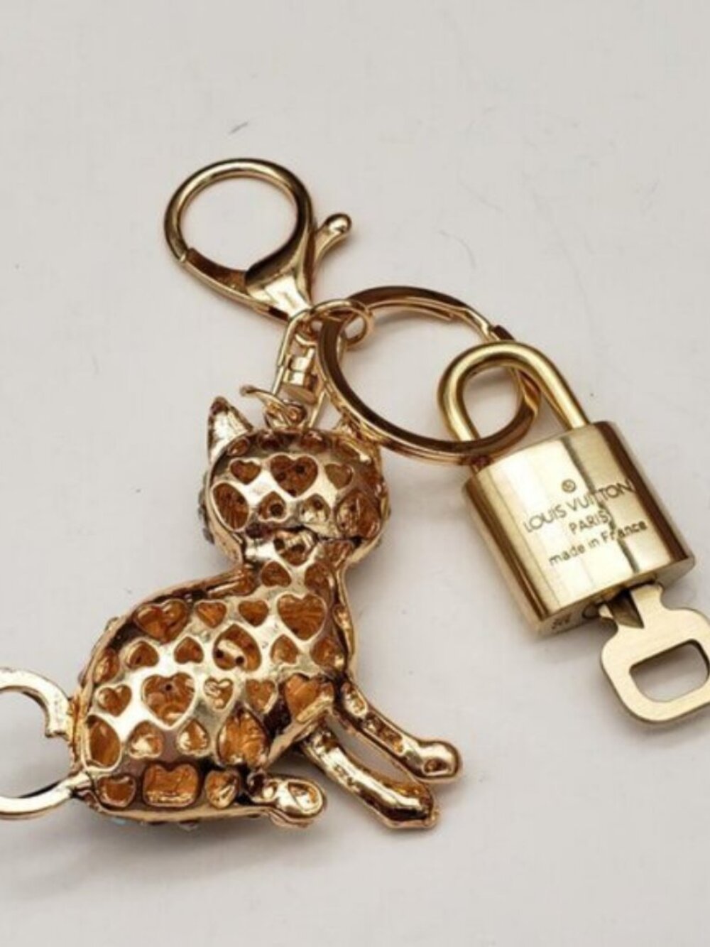 Authentic Louis Vuitton Gold Lock & Key 🔑 Bag Charm w/ Unbranded Cat Charm - Picture 5 of 7